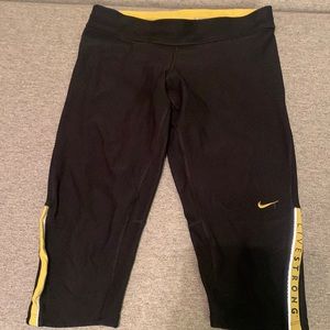 Nike LiveStrong cropped leggings